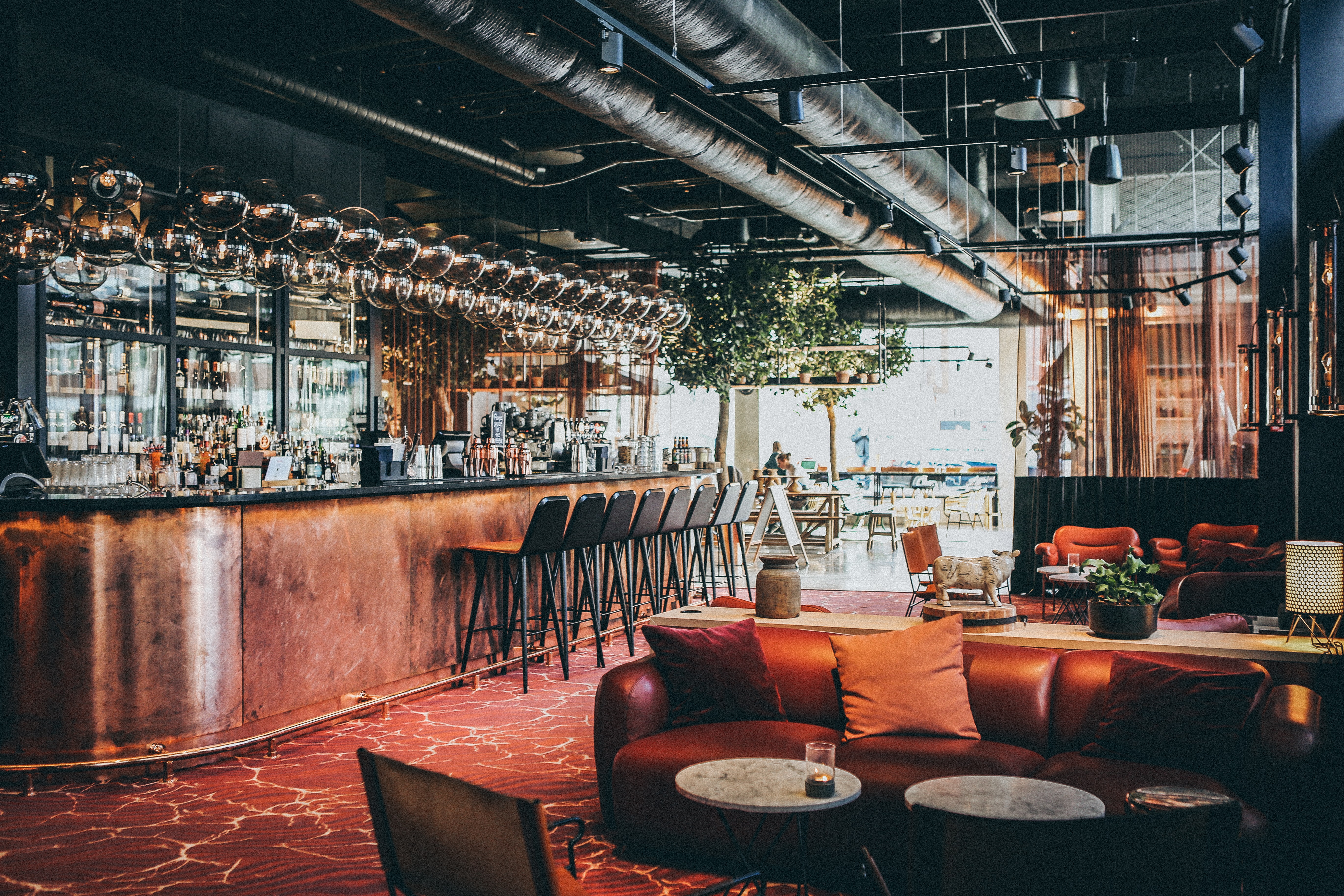 Dine & Bar